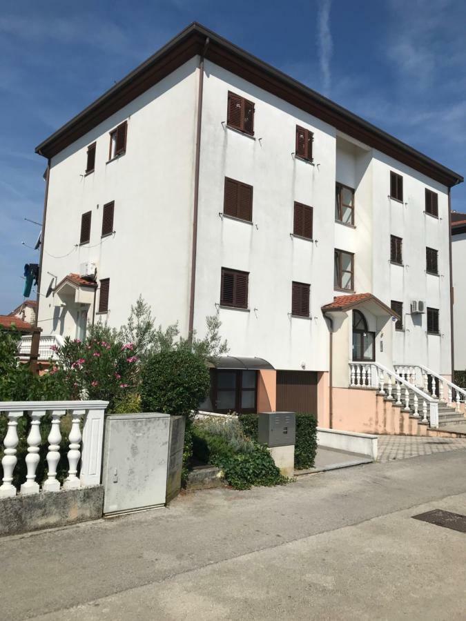 Studio Apartman Lorenzo Umag Exterior foto